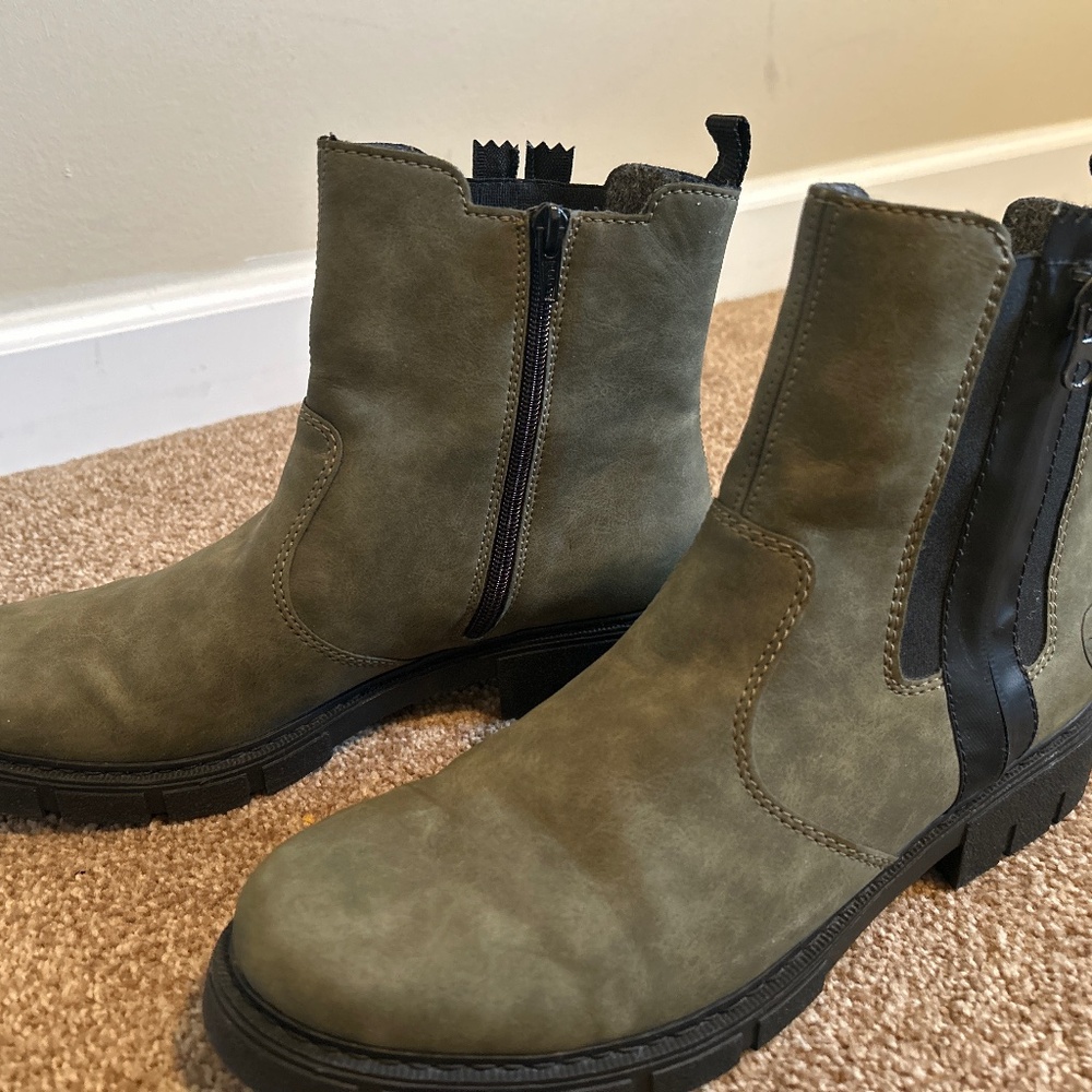 Riekers khaki green Chelsea ankle boots